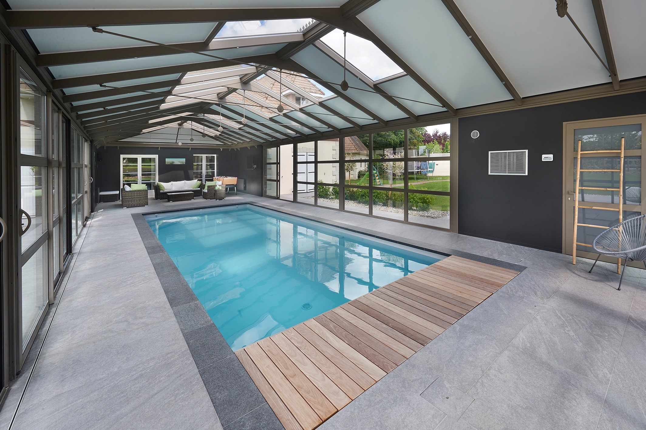 optez-pour-l-abri-de-piscine-et-profitez-en-toutes-saisons-de-votre